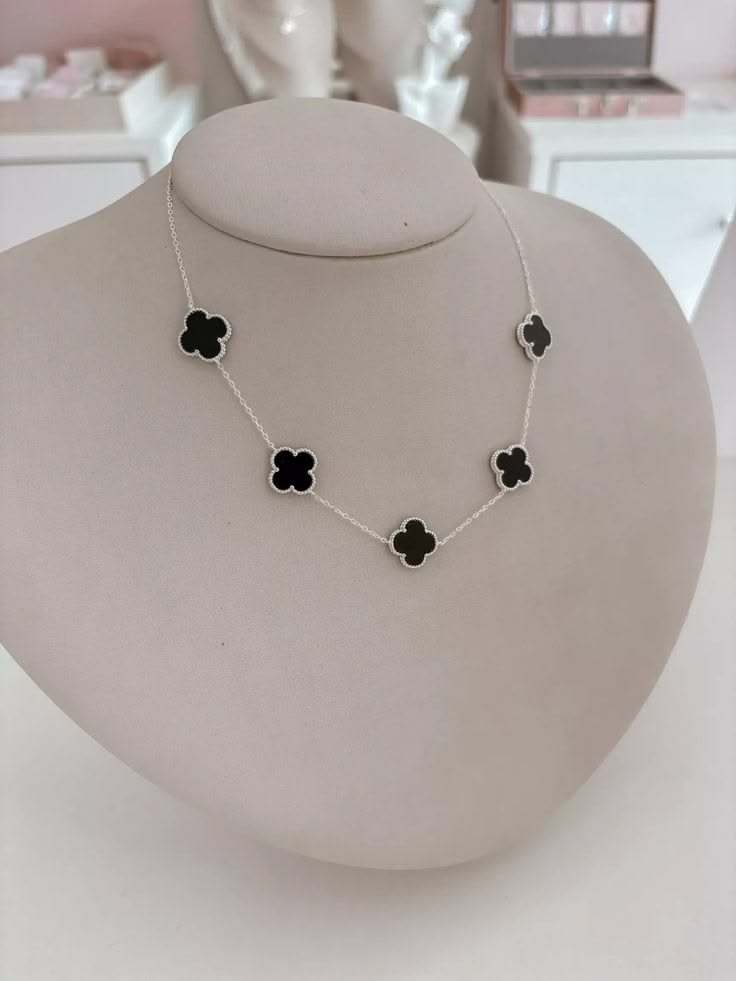 Van Cleef Negra